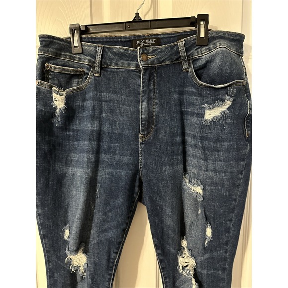 Judy Blue Jean Womens 18W Medium Wash Relaxed Fit Distressed High Rise Cropped - Picture 2 of 8